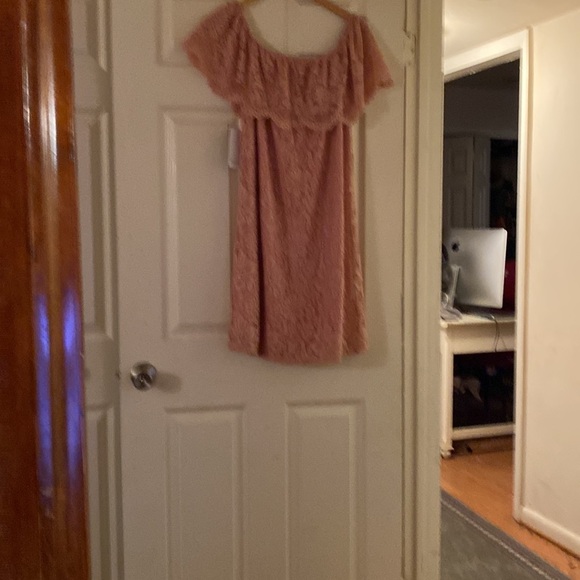 Off the shoulder lace dress - Picture 6 of 8